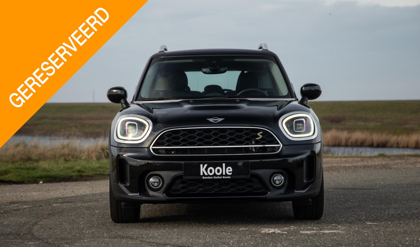 MINI Countryman - 1.5 Cooper S E ALL4 Essential CAMERA / NAVI / CARPLAY / AIRCO / ZWART / STOELVERWARMING - AutoWereld.nl