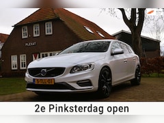Volvo V60 - 1.6 T3 R-Design Aut. | Origineel NL | Slechts 95.000KM | Sportpakket | Historie | Navigati