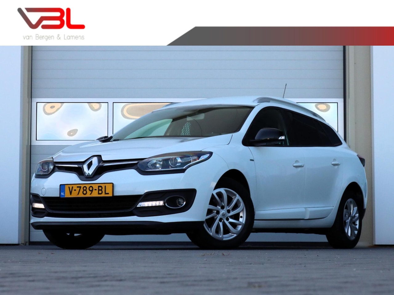 Renault Mégane - 1.5 dCi Limited S&S | Navigatie | Rijklaar !! - AutoWereld.nl