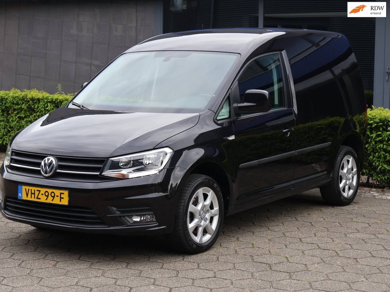 Volkswagen Caddy - 2.0 TDI L1H1 BMT C-Edition|1e Eig.|Carplay|Camera|Cruise - AutoWereld.nl
