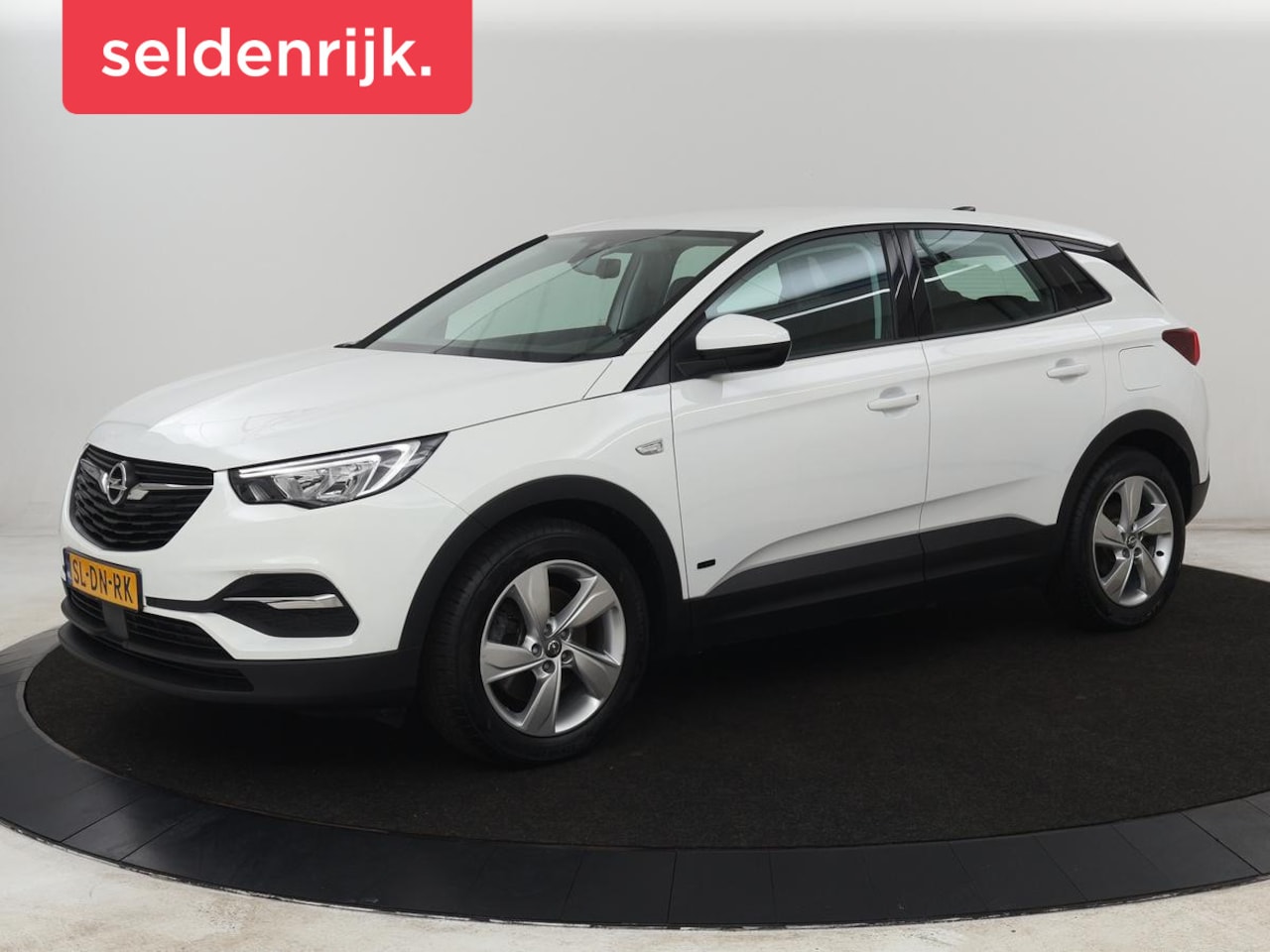 Opel Grandland X - 1.6 Turbo Hybrid Business Edition | SOH 95% | Trekhaak | Navigatie | Carplay | Parkeerhulp - AutoWereld.nl
