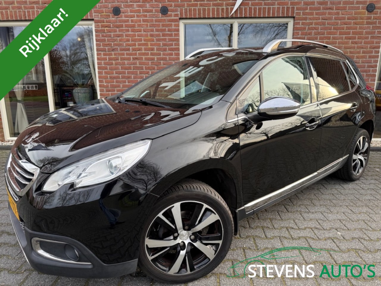 Peugeot 2008 - 1.6 e-HDi BL Executive PANO / 1/2 LEER / NAVI / CLIMA / CRUISE / - AutoWereld.nl