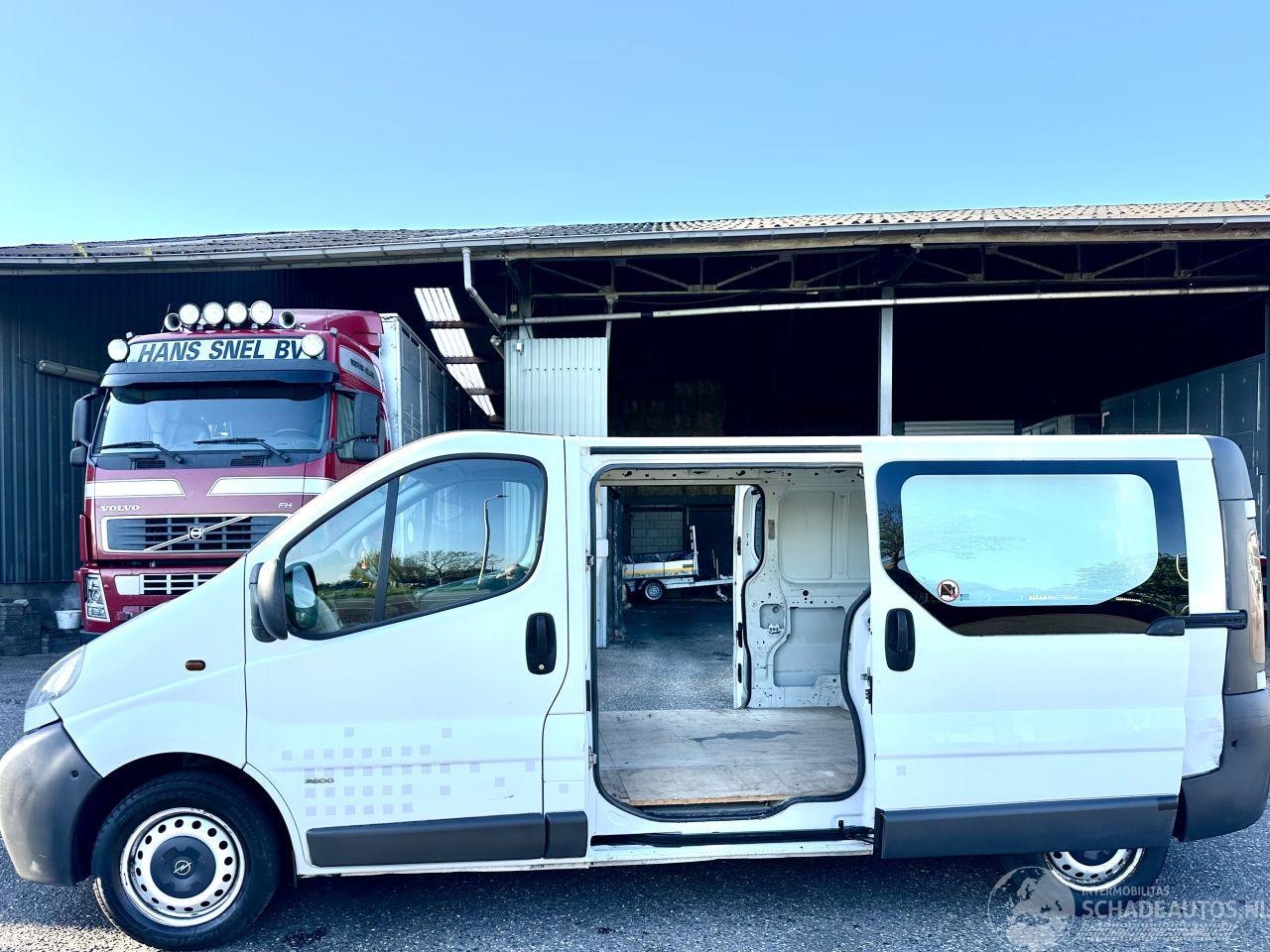 Opel Vivaro - 1.9 CDTI 82pk L2/H1 Comf 3 Persoons - nap - 2x schuifdeur - klapdeuren - elektr ramen + sp - AutoWereld.nl