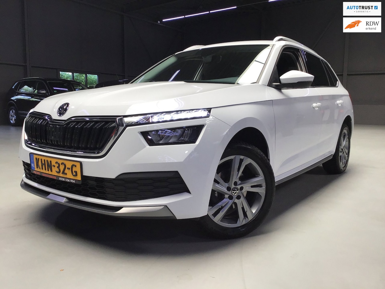 Skoda Kamiq - 1.5 TSI ACT Business Edition I Carplay I Trekhaak I Cruise I Clima I 71xxx I New Apk + Kln - AutoWereld.nl