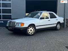 Mercedes-Benz 200-500 (W124) - 250 D 1987|Pano|apk |Roestvrij