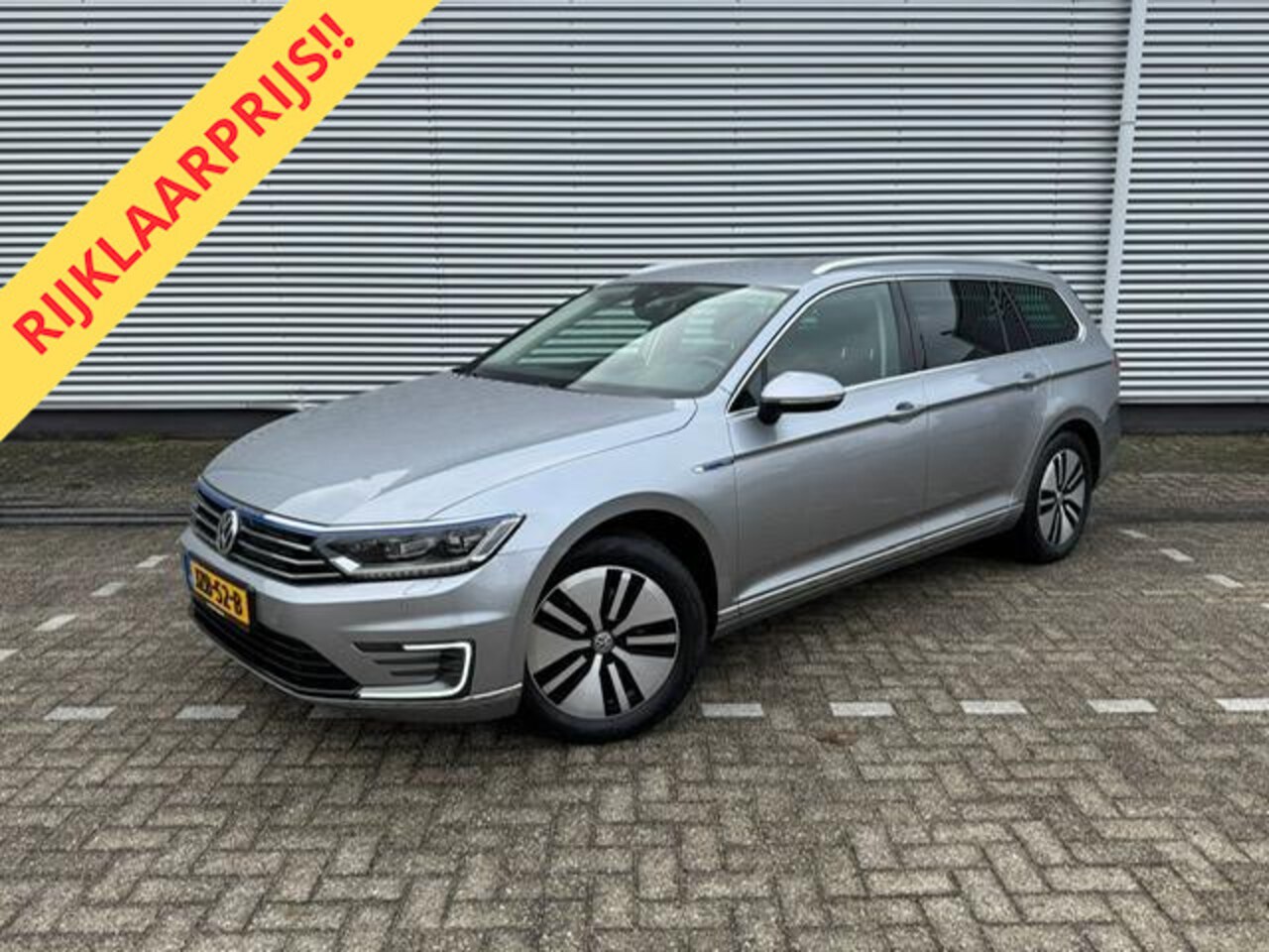 Volkswagen Passat Variant - 1.4 TSI GTE 1.4 TSI GTE,Navigatie,Parkeersensoren,Cruisecontrol,trekhaak,LED,stoelverwarming - AutoWereld.nl