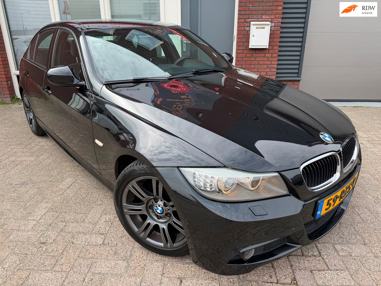 BMW 3-serie - 320i M Sport Edition / Navi / PDC / NAP / Clima / Cruise / 17 inch - AutoWereld.nl