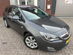 Opel Astra Sports Tourer - 1.6 Turbo Cosmo / Airco / PDC / Cruise / NAP / LM