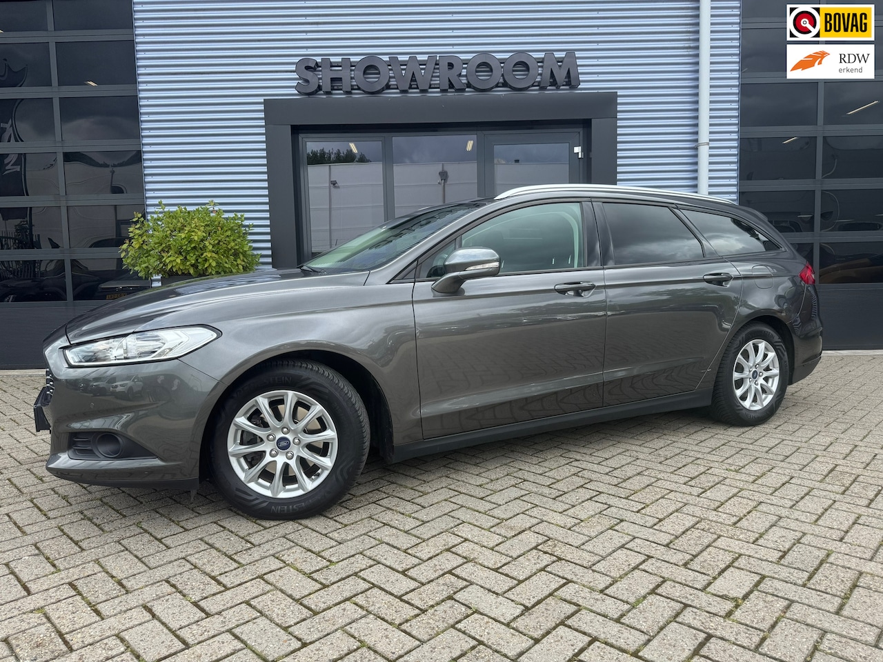 Ford Mondeo Wagon - 1.5 Titanium Lease Edition NAVI|APPLE CARPLAY|TREKHAAK|CAMERA|PDC|STOELVERWARMING - AutoWereld.nl