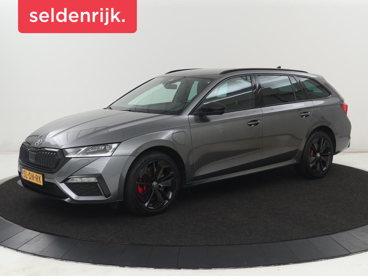 Skoda Octavia - 1.4 TSI RS iV PHEV Business | Stoelverwarming | Matrix LED | Carplay | Sportstoelen | Keyl - AutoWereld.nl