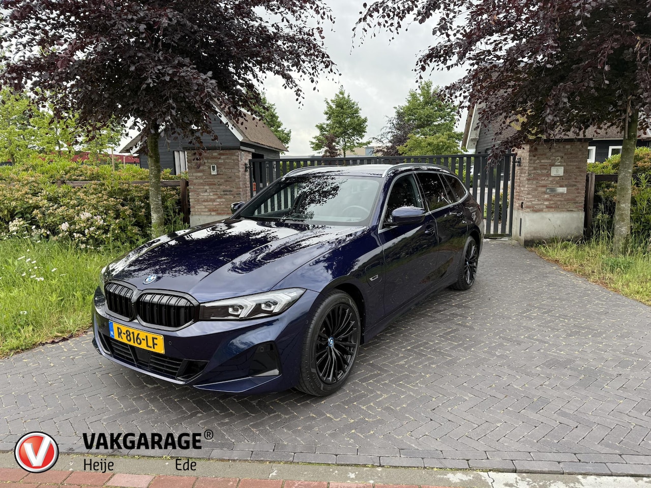 BMW 3-serie Touring - 320e | Nieuw Model | Camera | Zwarte Hemel | NL-Auto | Cruise control adaptief met Stop&Go - AutoWereld.nl