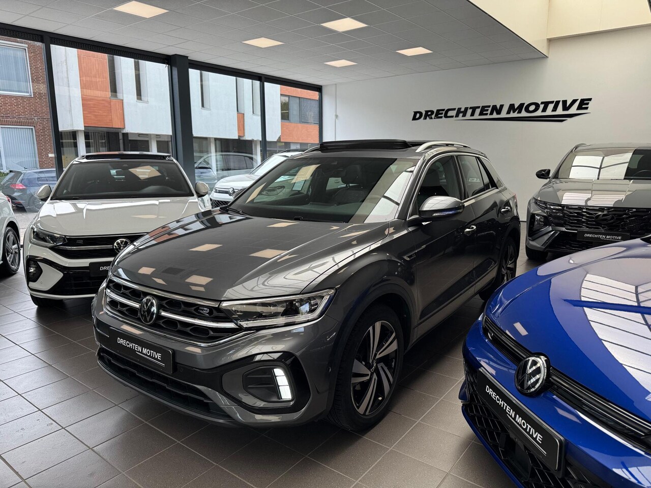 Volkswagen T-Roc - 1.5 TSI R-line / pano / camera / Keyless / - AutoWereld.nl