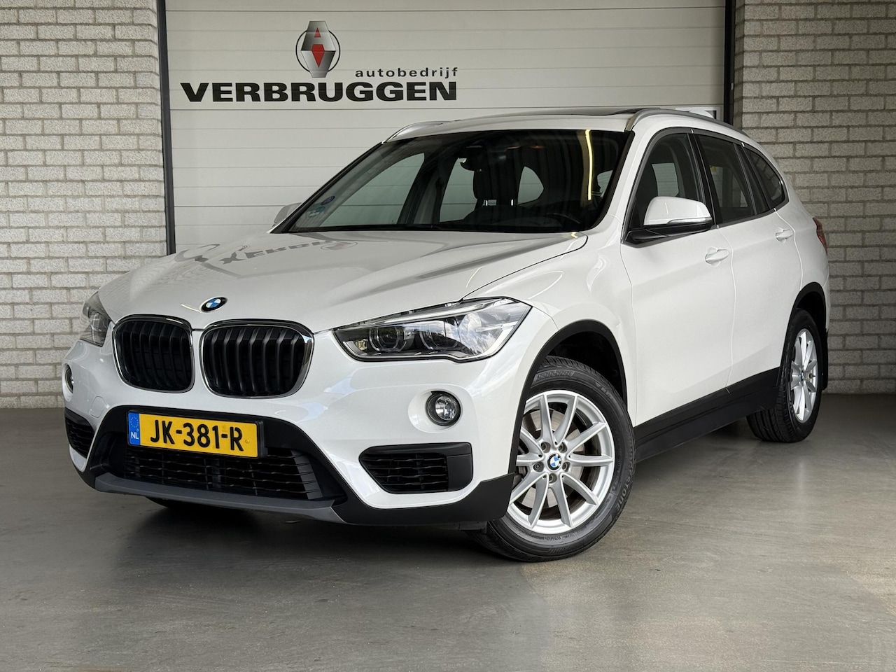 BMW X1 - sDrive20i Centennial Executive | Trekhaak | Leder | Stoel&Stuurverw. | Volledig onderh. | - AutoWereld.nl
