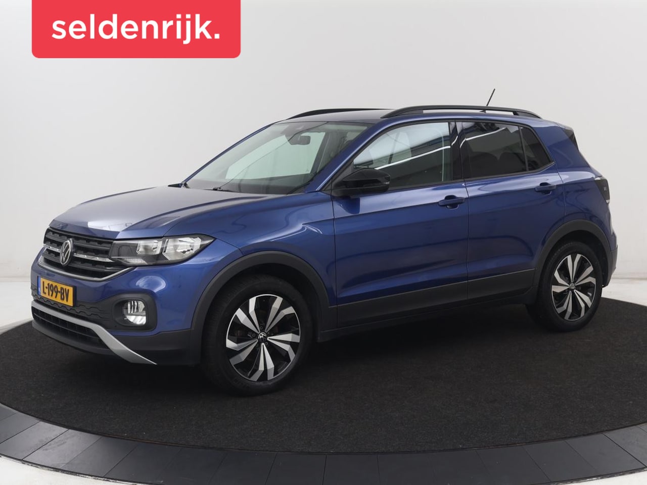 Volkswagen T-Cross - 1.0 TSI Life | Trekhaak | Carplay | Virtual Cockpit | Side Assist | Navigatie | Sportstoel - AutoWereld.nl