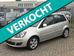 Ford Fiesta - 1.3-8V Futura XL 69PK 5 DEURS NL AUTO NAP AIRCO ECC l Elek pakekt l LMV l PDC DEALER OH l