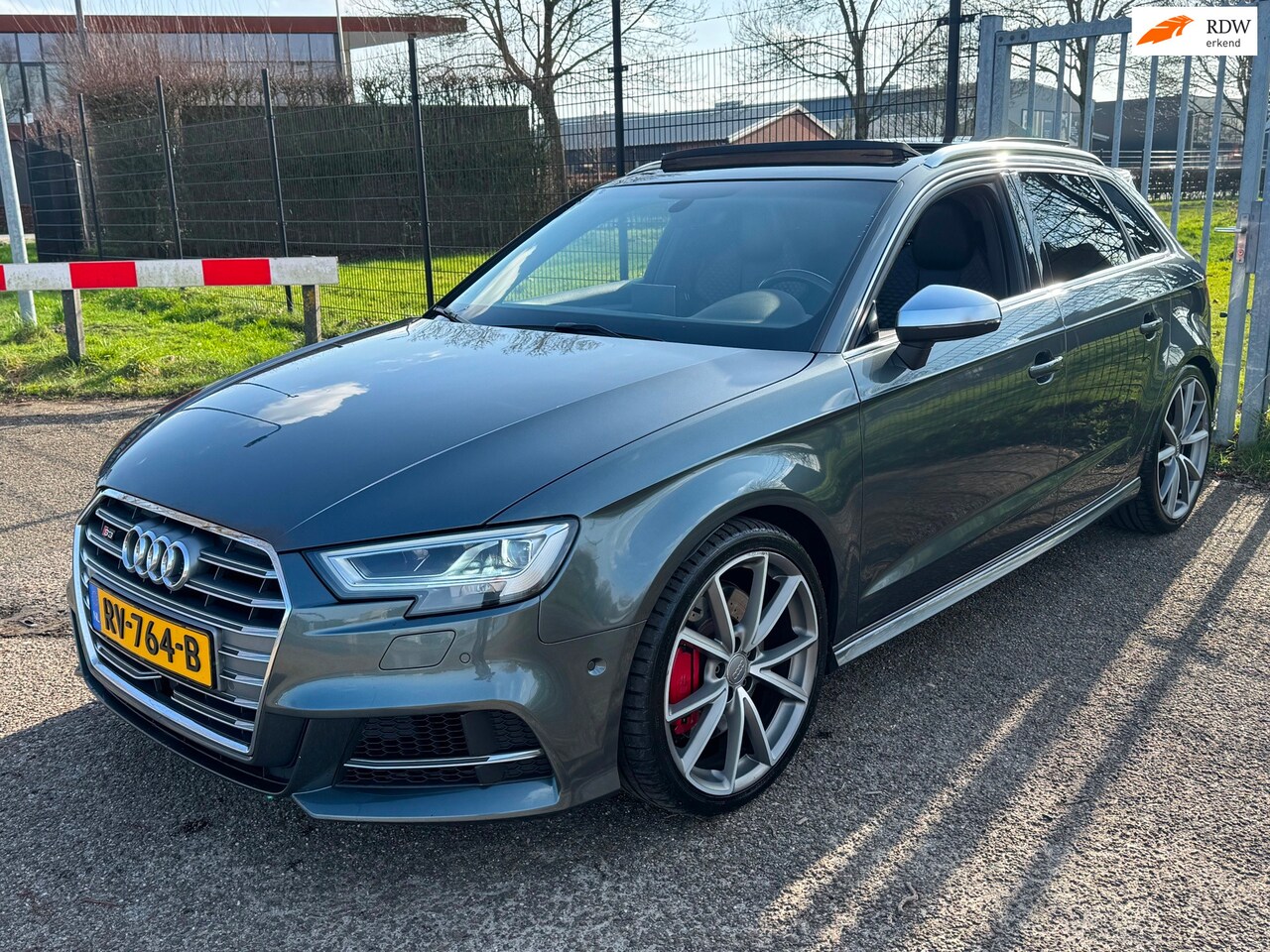 Audi S3 - Sportback 2.0 TFSI quattro Pro Line Plus Pano Matrix Virtual - AutoWereld.nl