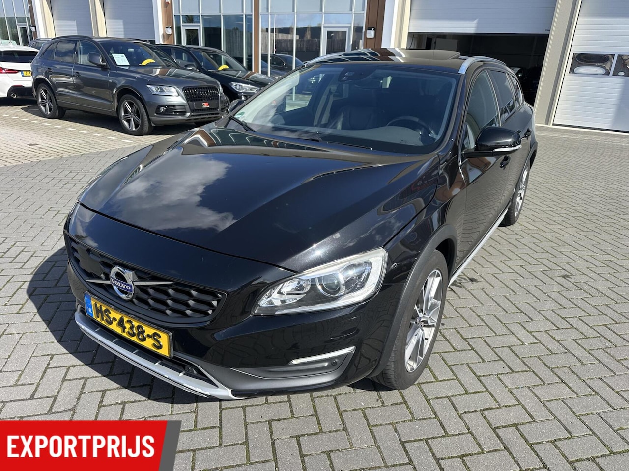 Volvo V60 Cross Country - 2.0 D3 Summum SCHUIFDAK LEER ELEK STOELEN - AutoWereld.nl