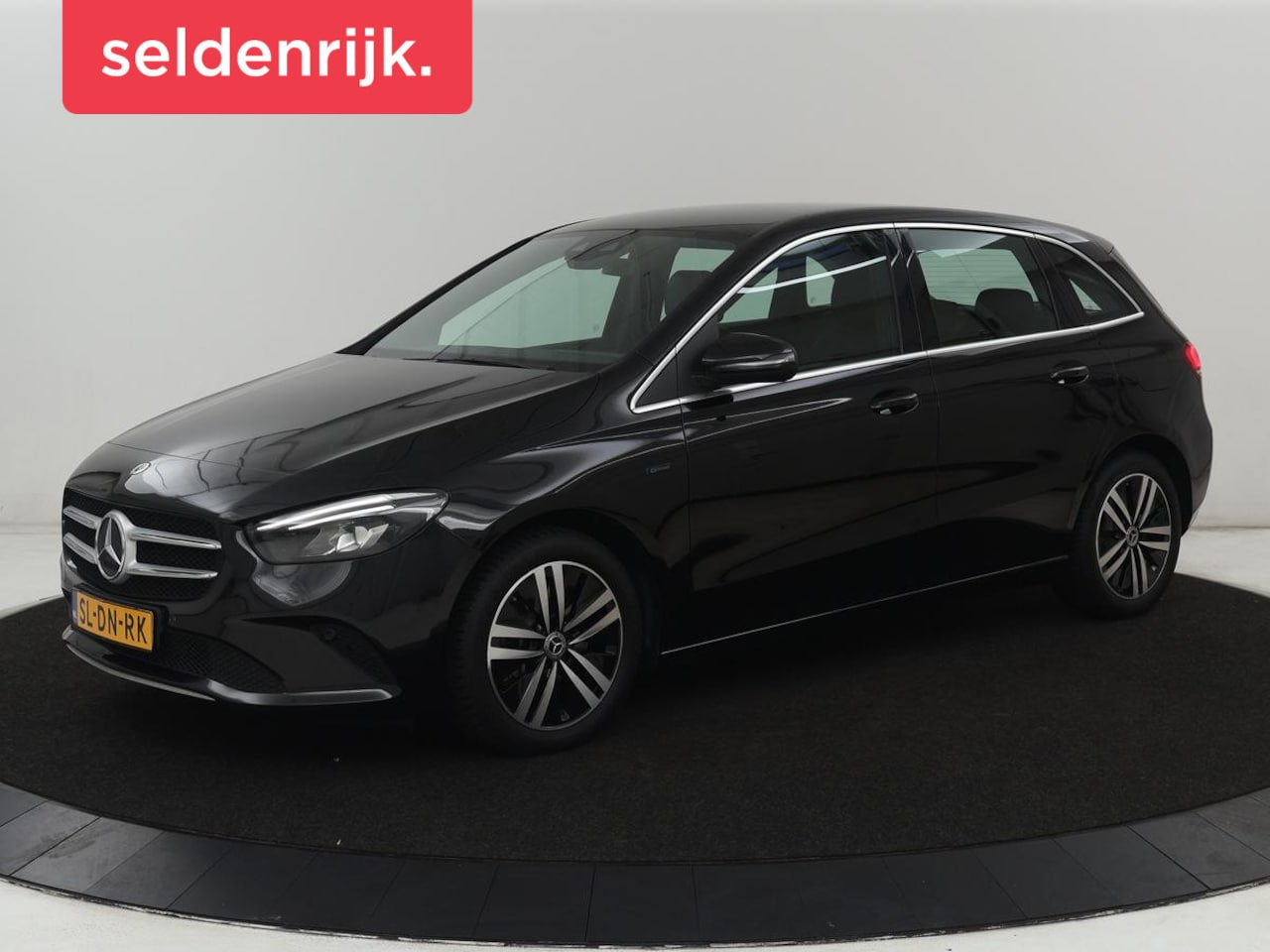 Mercedes-Benz B-klasse - 250e Urban | SOH 96% | Leder | Stoelverwarming | Sfeerverlichting | Camera | Park Assist | - AutoWereld.nl