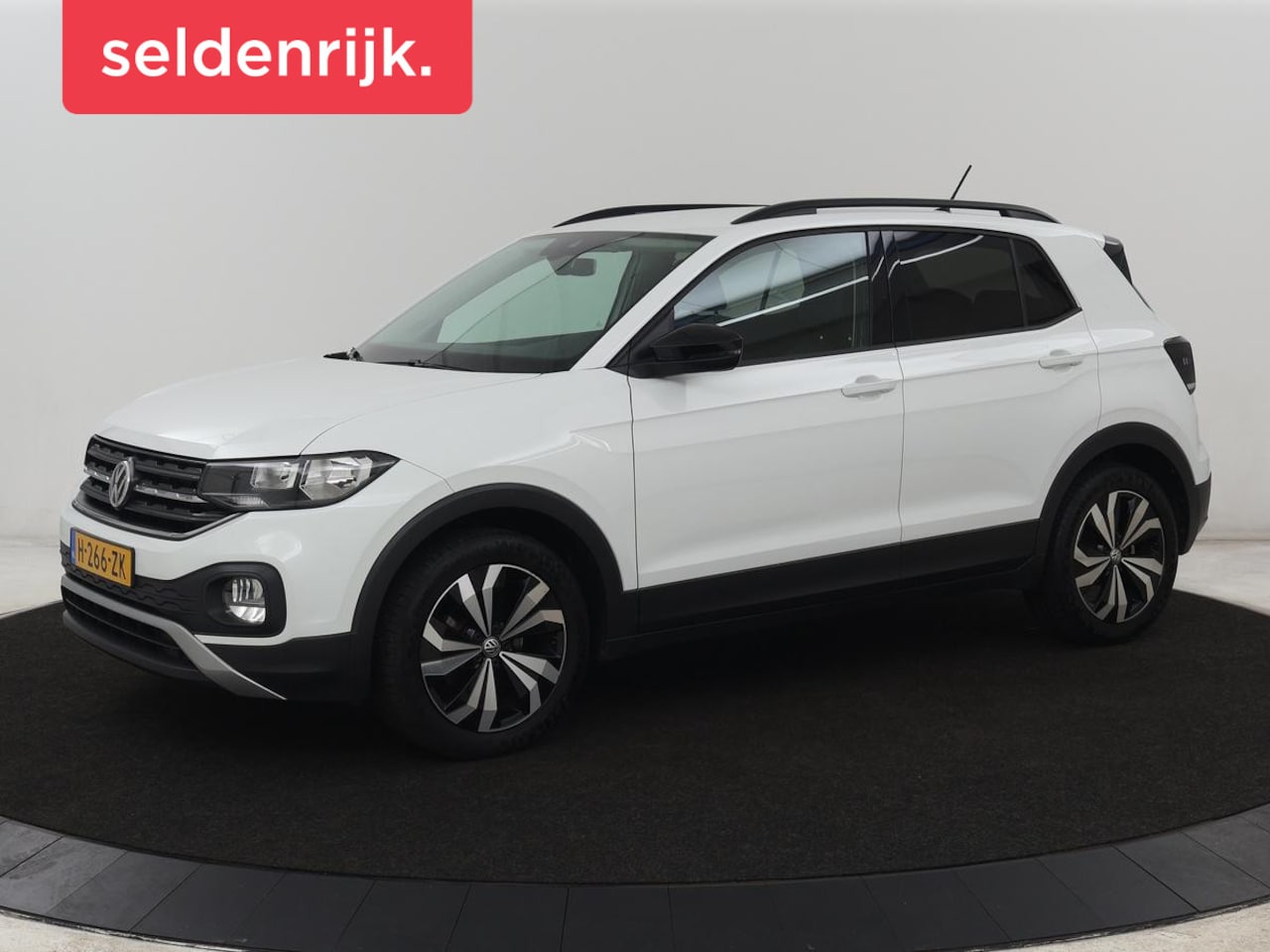 Volkswagen T-Cross - 1.0 TSI Life | Carplay | Navigatie | Adaptive cruise | Dodehoek detectie | Airco | Bluetoo - AutoWereld.nl