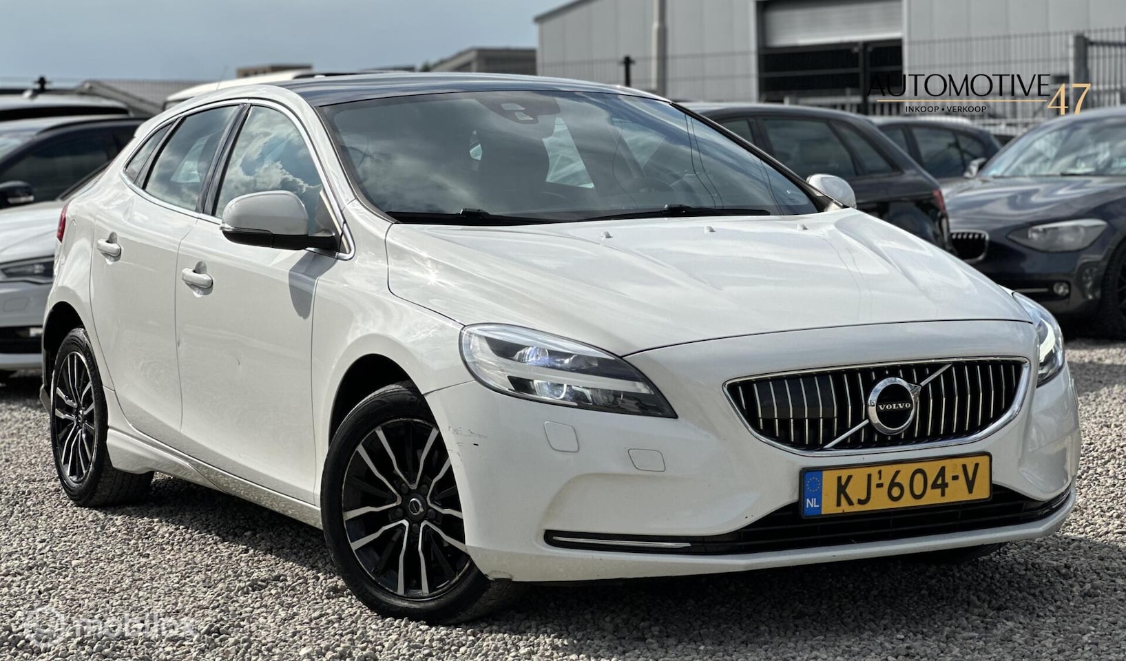 VOLVO V40
