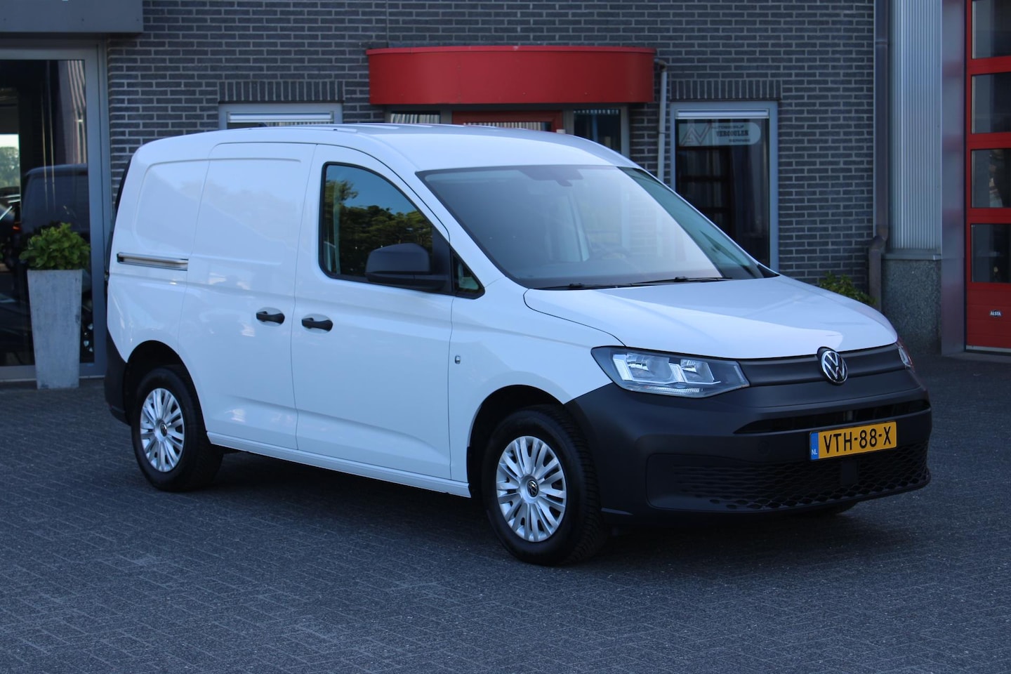 Volkswagen Caddy Cargo - 2.0 TDI Comfort 102pk/AppleAndroid/Cruise/NL Auto!! - AutoWereld.nl