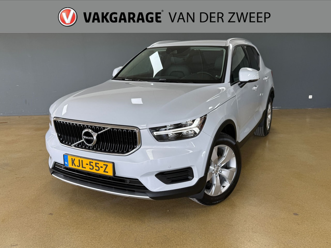 Volvo XC40 - 1.5 T3 Momentum | Leder | Elektr. Trekhaak | BLISS - AutoWereld.nl