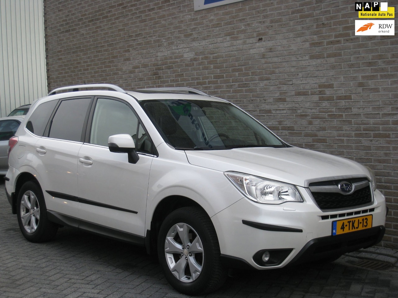 Subaru Forester - 2.0 Executive - 1e eig! - Leder - Schuifdak - Trekhaak - - AutoWereld.nl