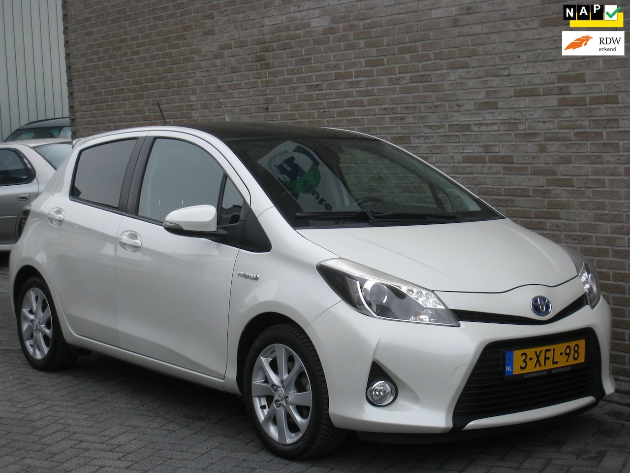 Toyota Yaris - 1.5 Full Hybrid Dynamic - 1e eig! - Panoramadak - - AutoWereld.nl