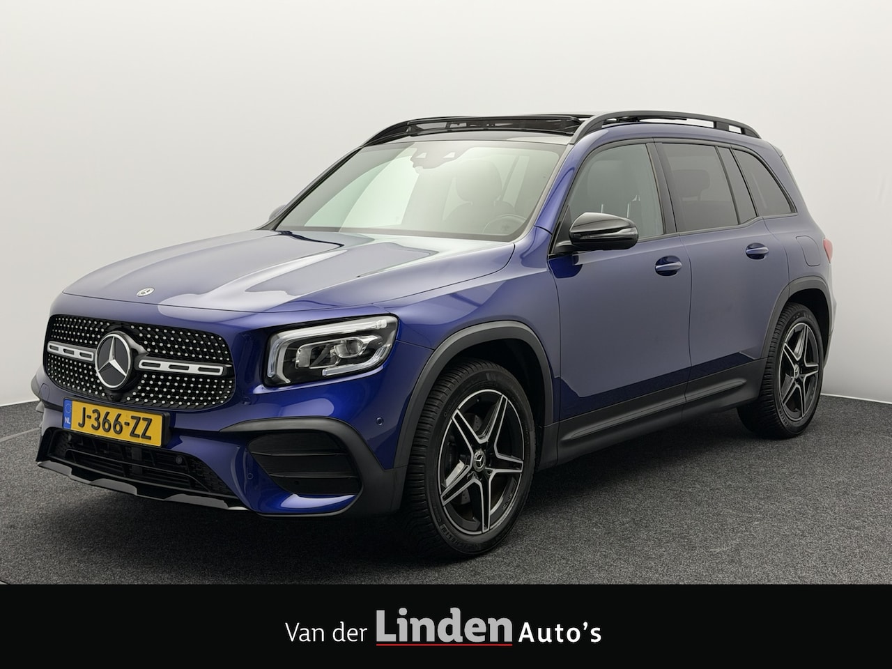 Mercedes-Benz GLB - 200 Business Solution AMG | Panoramadak | Sfeerverlichting | All-season - AutoWereld.nl