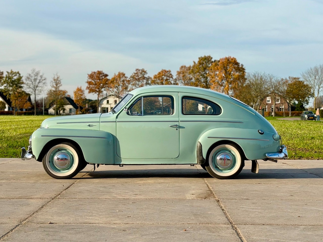 Volvo PV444 - Charmante pistache klassieker met whitewalls - AutoWereld.nl