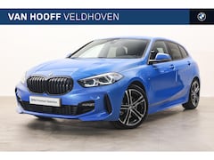 BMW 1-serie - 118i Executive M Sport Automaat / Trekhaak / Sportstoelen / Achteruitrijcamera / Adaptieve
