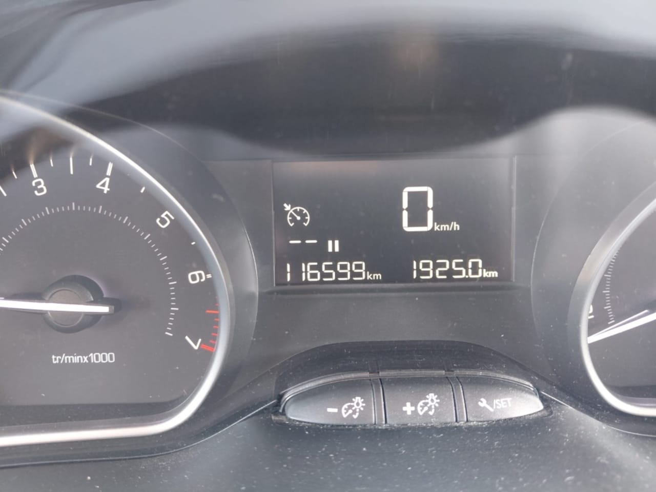 Peugeot 2008 - 1.2 PureTech Active 1.2 PureTech Active - AutoWereld.nl