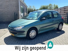 Peugeot 206 - 1.1 XR