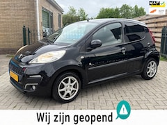 Peugeot 107 - 1.0 Black & Silver | 5drs | onderhoud historie aanwezig | airco | bluetooth | half leder |