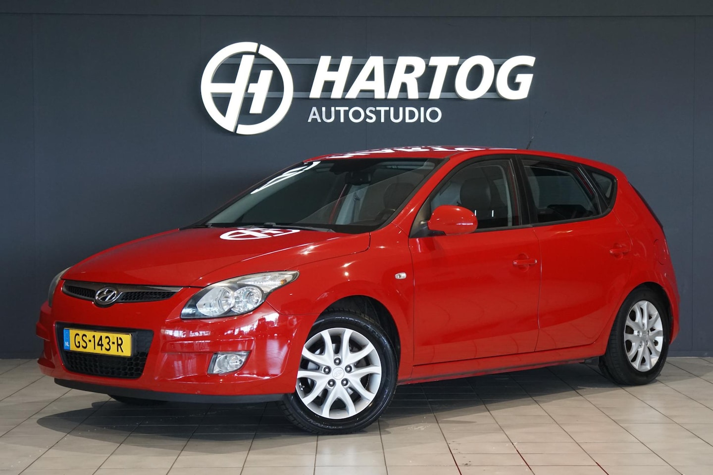 Hyundai i30 - 2.0i i-Catcher + AUTOMAAT / LEDER / DEALER ONDERHOUDEN / STOELVERWARMING - AutoWereld.nl