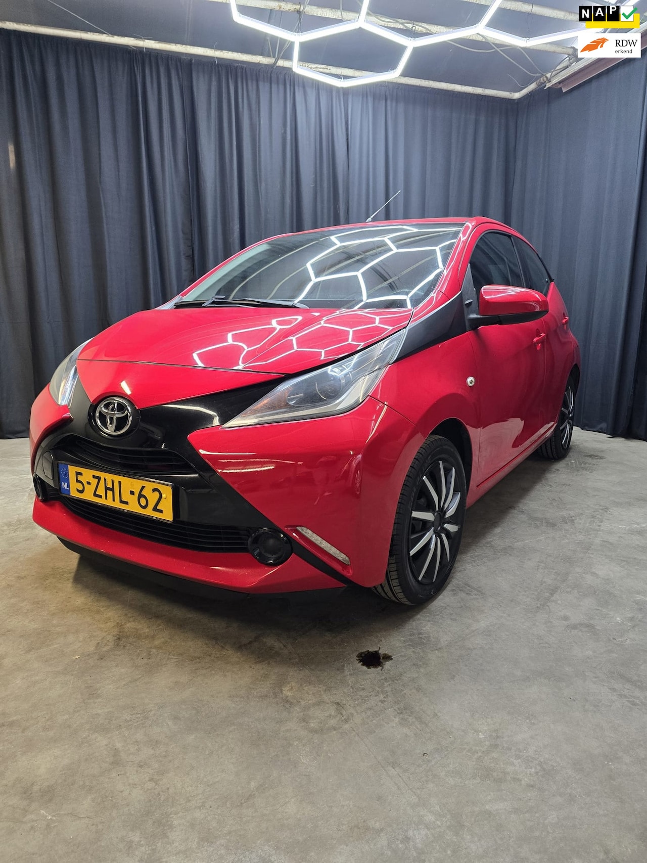 Toyota Aygo - 1.0 VVT-i x-play 1.0 VVT-i x-play - AutoWereld.nl