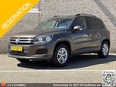 Volkswagen Tiguan - 2.0 TDI Comfort&Design | Climate | Cruise | Navi | Trekhaak |
