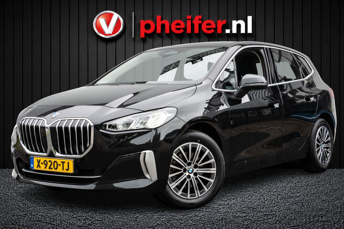 BMW 2-serie Active Tourer - 218i 136pk Aut. Luxury line Trekhaak/ Harman-Kardon/ Full led/ Leer/ Camera/ Memory/ Navig - AutoWereld.nl