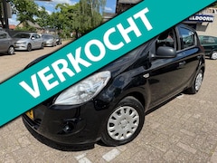 Hyundai i20 - 1.2i i-Drive *AIRCO*ELEKTR. RAMEN*5DRS*STUURBEKR.*HISTORIE