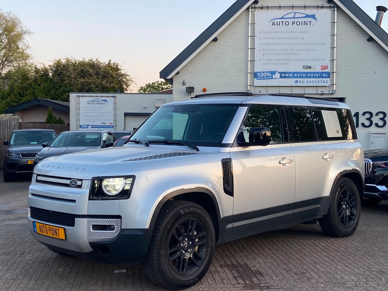 Land Rover Defender 110 - 3.0 P400 110 GRIJS KENTEKEN/PANO/LANE/VIRTUAL/CAMERA - AutoWereld.nl