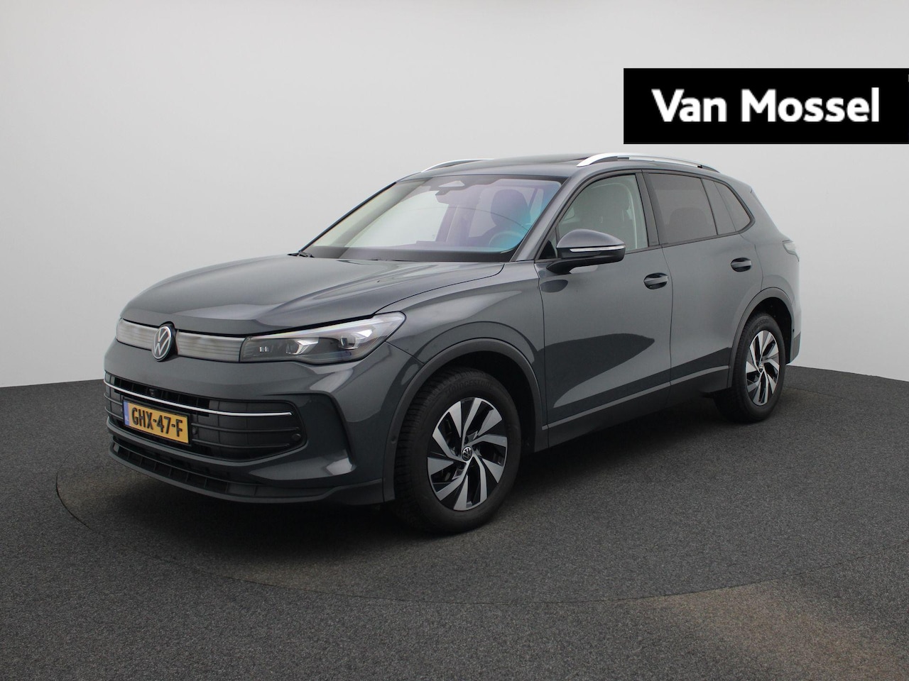 Volkswagen Tiguan - 1.5 eTSI Life Edition 130 PK| Origineel Nederlands | Panoramadak | Navigatie | Stoelverwar - AutoWereld.nl