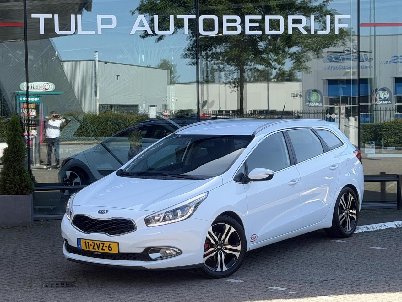 Kia Cee'd Sportswagon - 1.6 GDI Plus Pack 2013 1e eigenaar - AutoWereld.nl