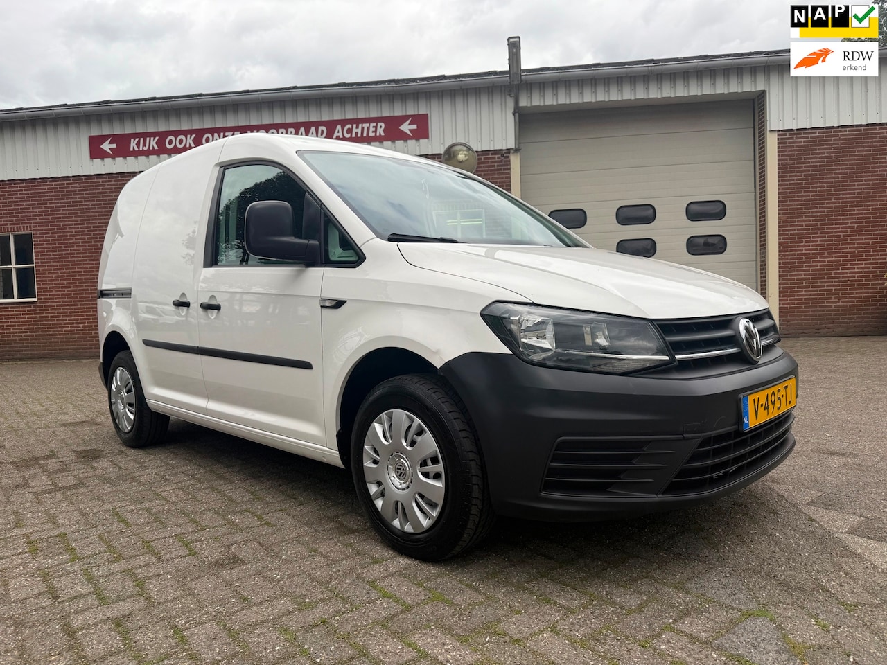 Volkswagen Caddy - 2.0 TDI L1H1 airco navi euro 6 klep - AutoWereld.nl