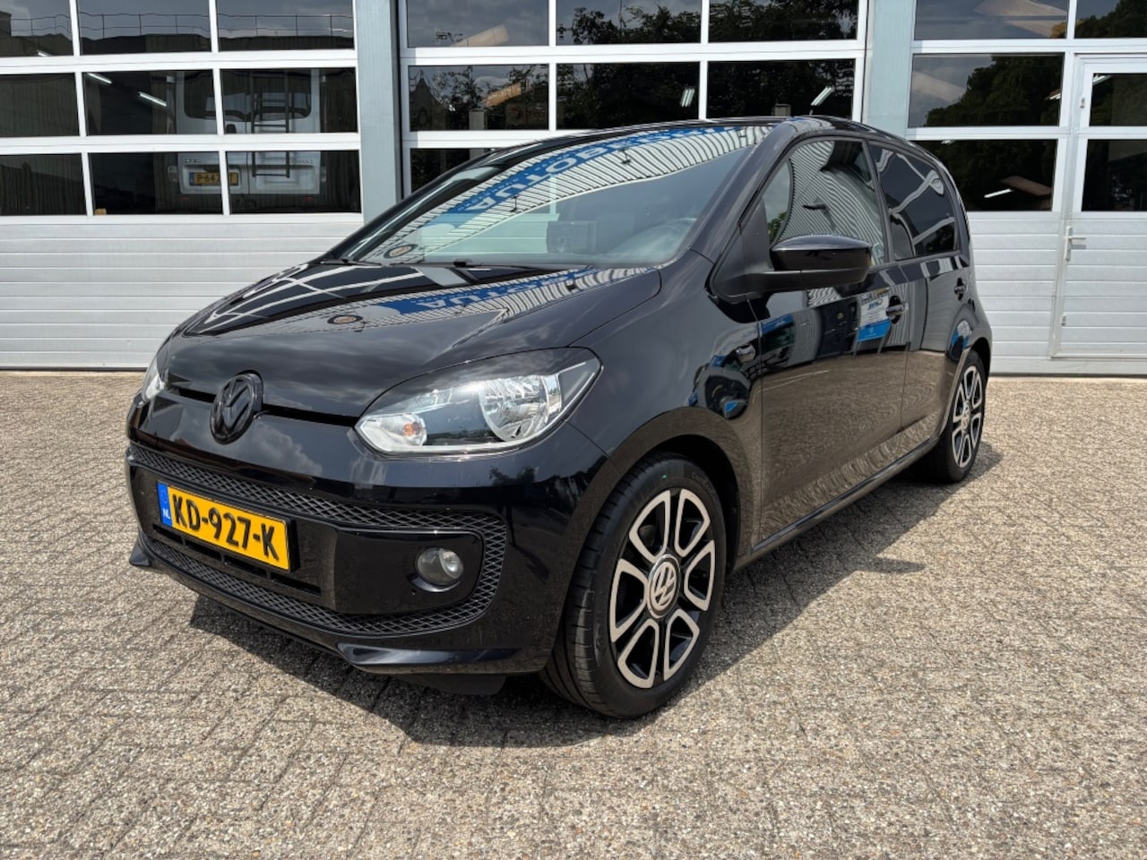 Volkswagen Up! - 1.0 High up! Airco/Cruise/Carplay/16inch/Black - AutoWereld.nl