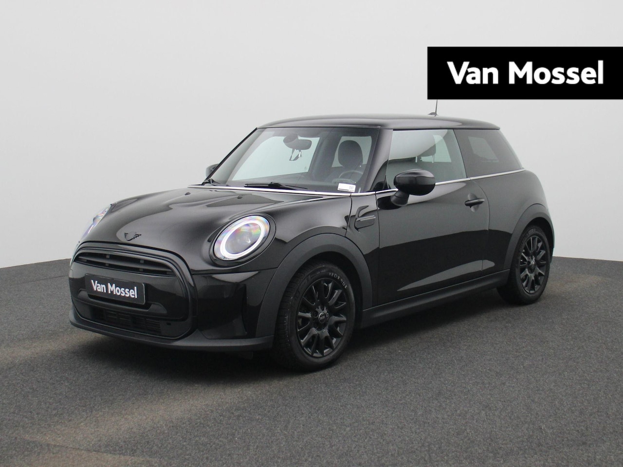 MINI Cooper - 3-Deurs 1.5 Essential | Navigatie | Black pakket | Parkeer sensoren | Airco | Virtual cock - AutoWereld.nl