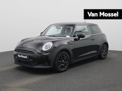 MINI Cooper - 3-Deurs 1.5 Essential | Navigatie | Black pakket | Parkeer sensoren | Airco | Virtual cock