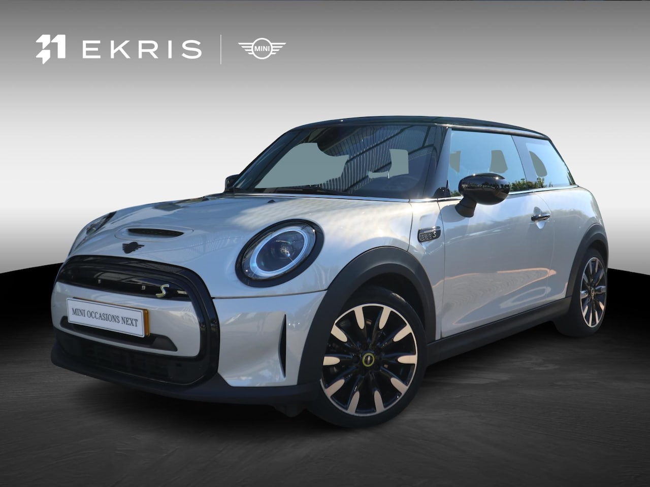 MINI Mini-Electric - | Classic | Achteruitrijcamera | Comfort Acces | Panoramadak | Stuurwiel- en stoelverwarmi - AutoWereld.nl