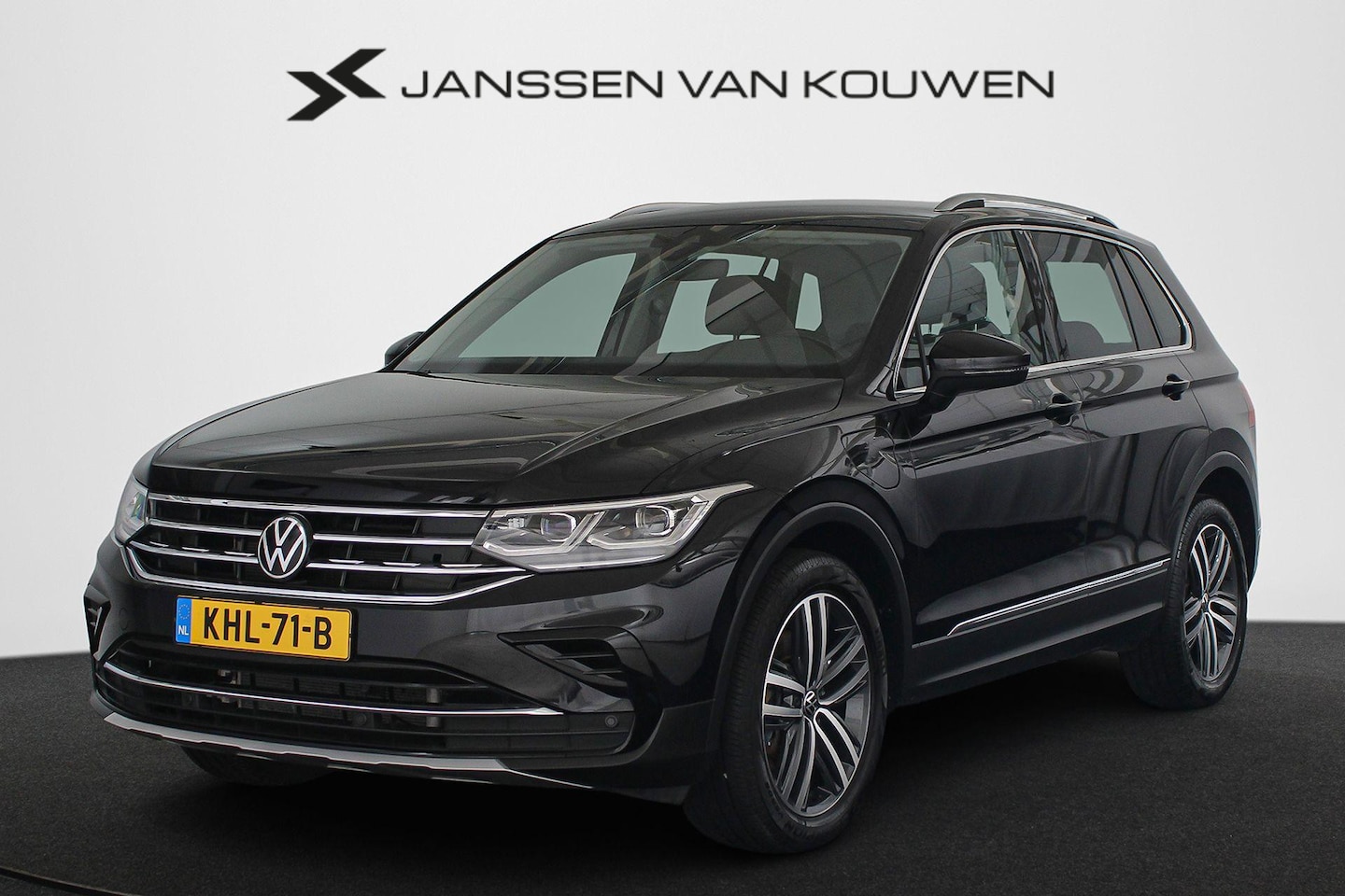 Volkswagen Tiguan - 1.4 TSI eHybrid Elegance Trekhaak Stoelverwarming Adaptieve Cruise Control - AutoWereld.nl