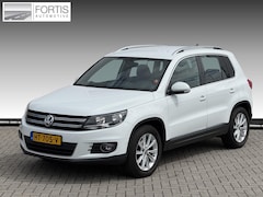 Volkswagen Tiguan - 1.4 TSI Sport&Style NL-AUTO | TREKHAAK 1800KG | PDC | NAVI