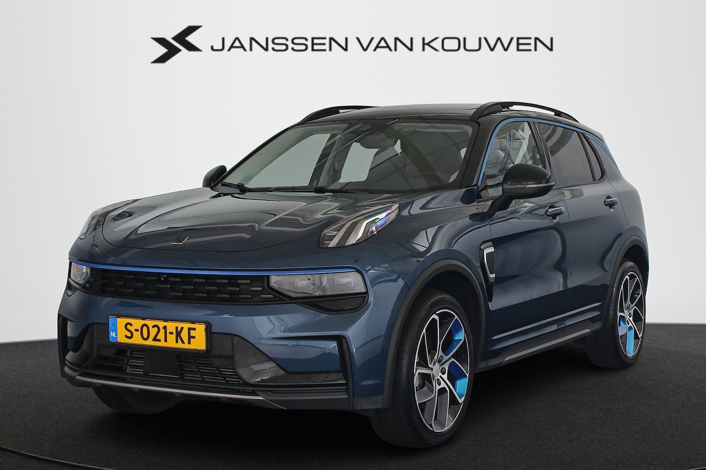 Lynk & Co 01 - 1.5 PHEV Panoramadak Stoelverwarming 360 Camera - AutoWereld.nl